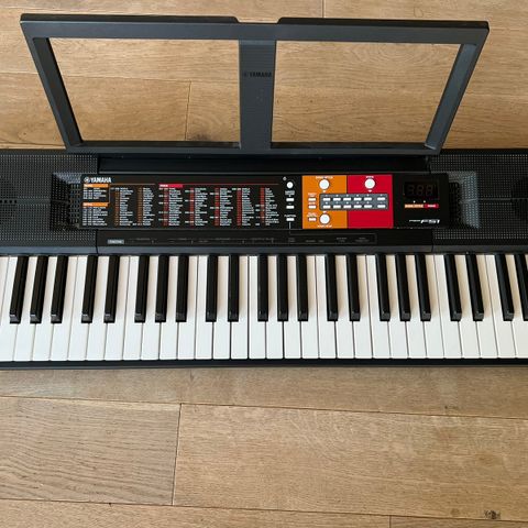 Yamaha keyboard PSR F51