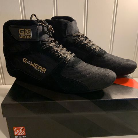 Gorilla Wear Pro High Top str 48 (ubrukte)