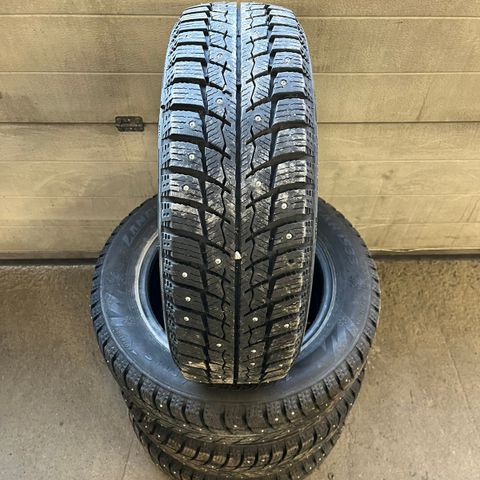 Pent brukte 175/65R14 vinterdekk