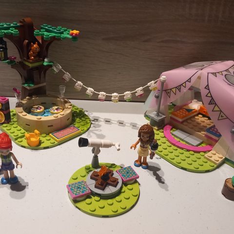 Lego friends - Camping i naturen 41392