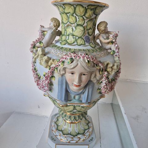 GRAN JARRON DE PORCELANA VASE