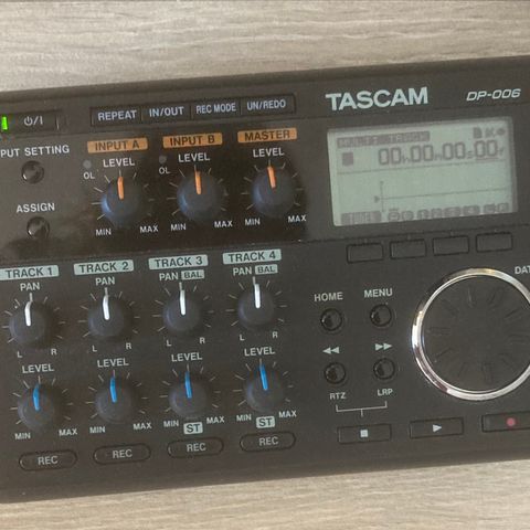 Tascam DP-006 Multitrack digital recorder