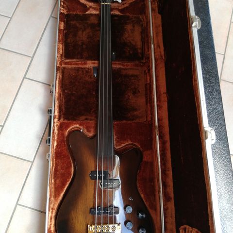 1982 MARTIN EB 28 Fretless bass