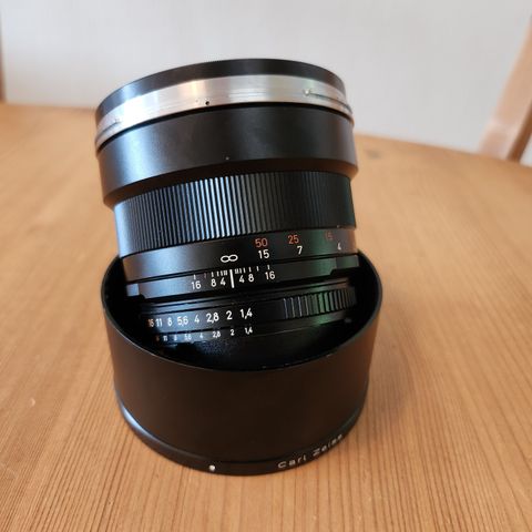 Carl Zeiss Planar 1,4/85 ZF.2 T*