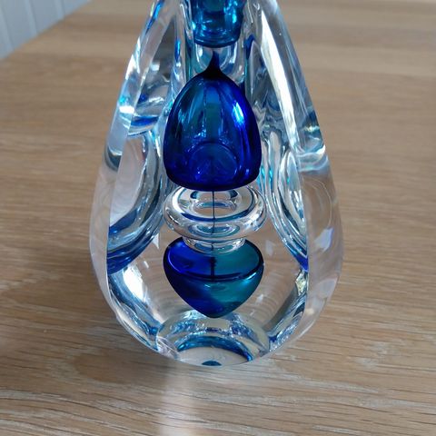 Remis - prismeglass skulptur