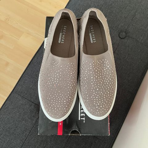 Skecher  Poppy Studded Affair Slip-On Sneaker