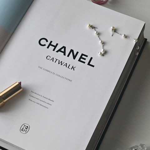 Chanel Bok