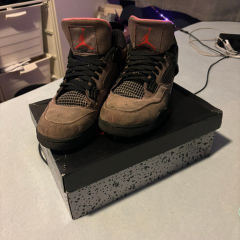 Jordan 4 retro moka