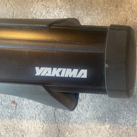 Takstativ / takbøyler Ioniq 5 Yakima railbar