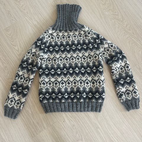 Ubrukt strikket genser