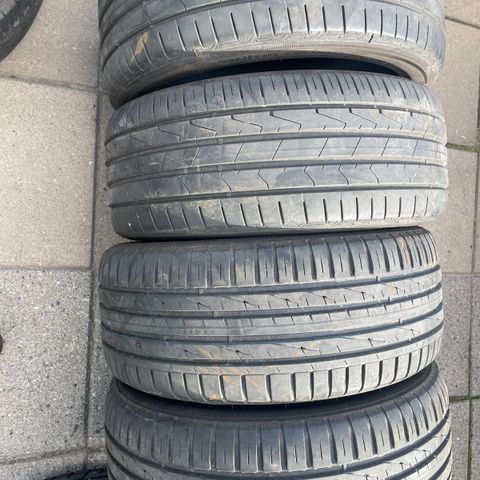 225/45 R17 Nokian og Hankook