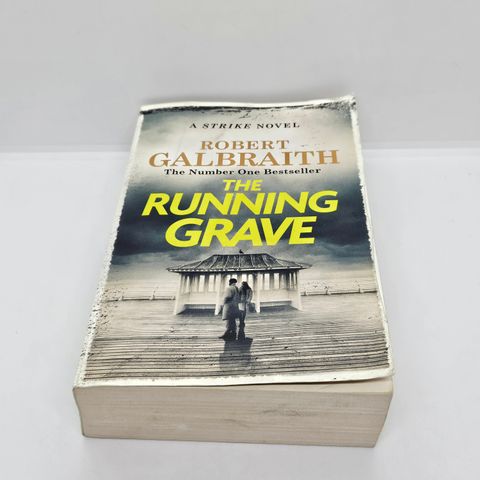 The running grave - Robert Galbraith