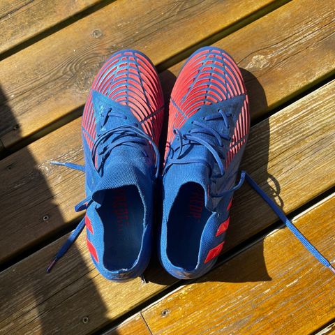 Adidas Predator edge fotballsko str: 42