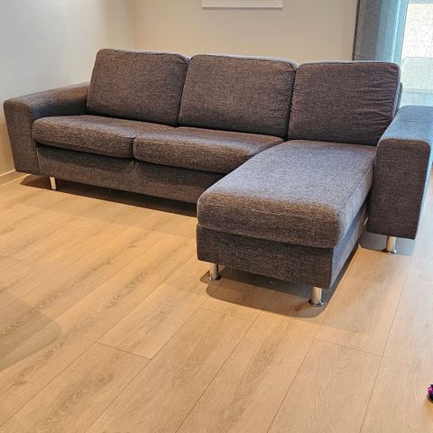 Formfin sofa med sjeselong