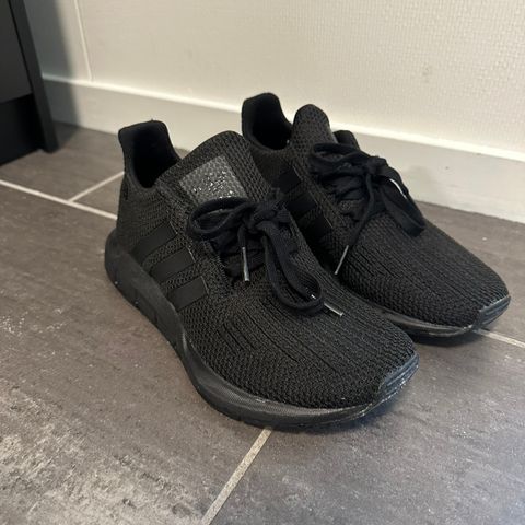 Adidas sko str 36 2/3