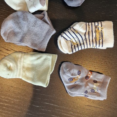 Ubrukte sokker til nyfødt