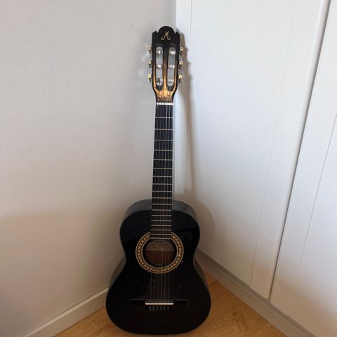 Lite brukt gitar for barn | diskuterbar pris