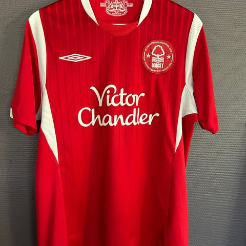 Nottingham Forest drakt