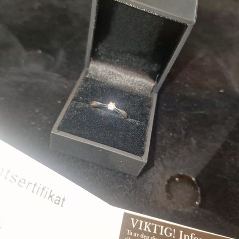 Diamant ring 585   0,10 Ensten Aurora / 14 karatt str 55