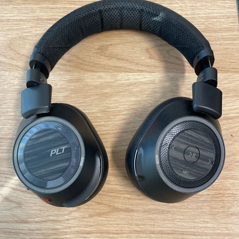 Plt v8200 hodetelefoner/headset