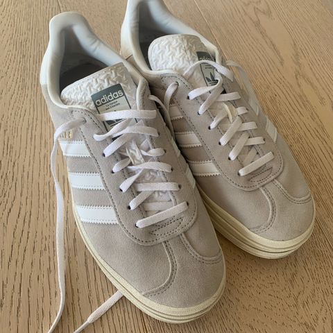 Adidas Gazelle Bold str 41 1/3 Grå