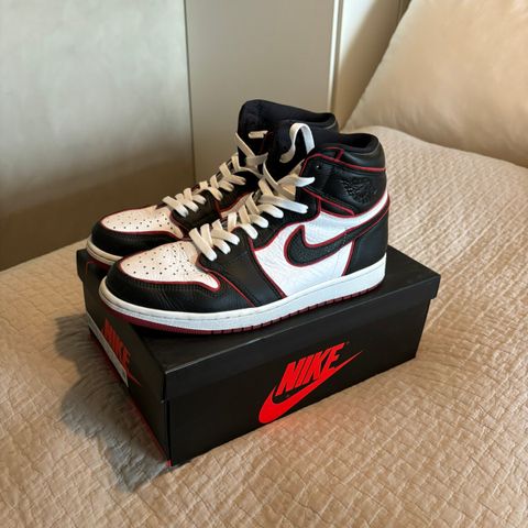 Air Jordan 1 Retro High OG ‘Bloodline’ Str. 43