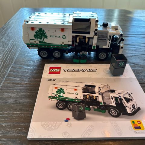 Lego Technic 42167 - Mack LR Electric Garbage Truck