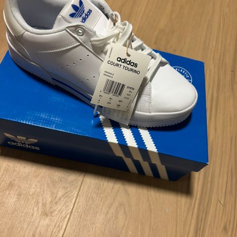 Adidas sko court tourino 42,5