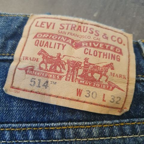 3 stk Levis bukser str 30/32 til salgs.