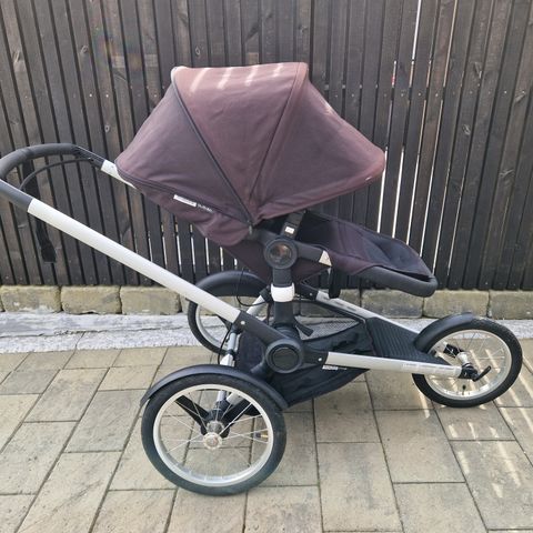 Bugaboo Runner med sittedel og liggedel. Fin stand.