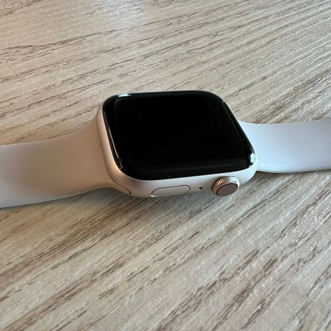 Apple watch series 8 45mm GPS + Cellular