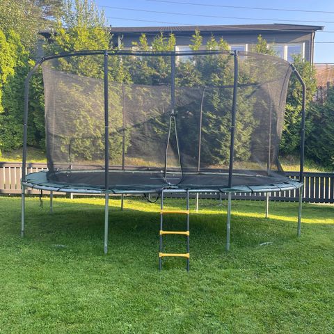 Trampoline inkl. stige selges