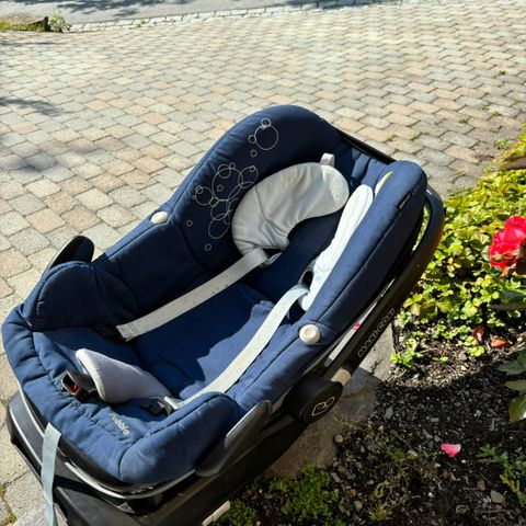 Bilsete til spedbarn med isofix selges