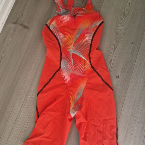 Speedo konkurransedrakt str 152 (liten i str)