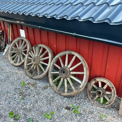 Kjerrehjul, hestesko, verktøy m.m.