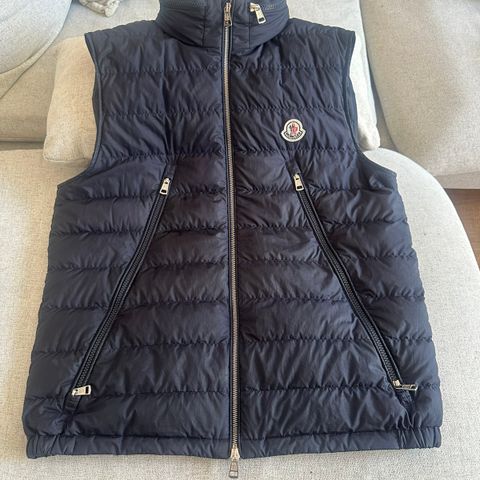 Moncler Albyt Down Vest Navy