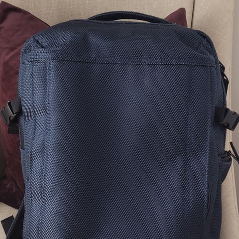 "Eastpak" PC-sekk selges