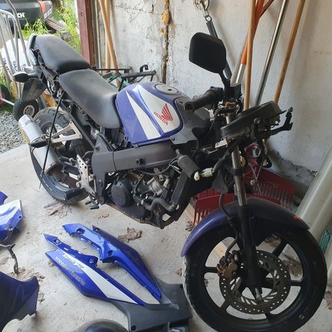 Honda CB125R objekt