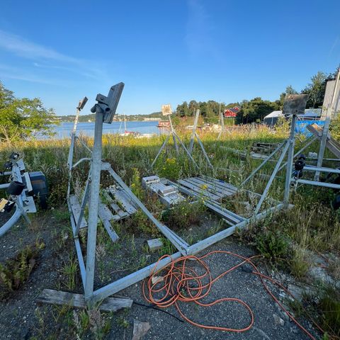 Opplagskrybbe passer til seilbåt opp til 36 fot evt lenger med ekstra bukker