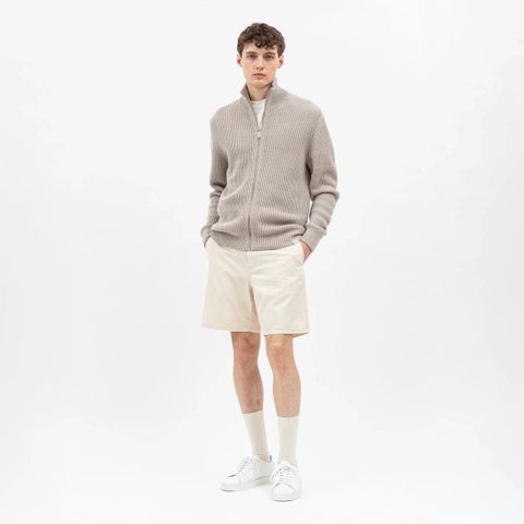 Nypris ca 1200/Brukt en gang. Hvite NORSE PROJECTS Aros chino shorts. Str 32