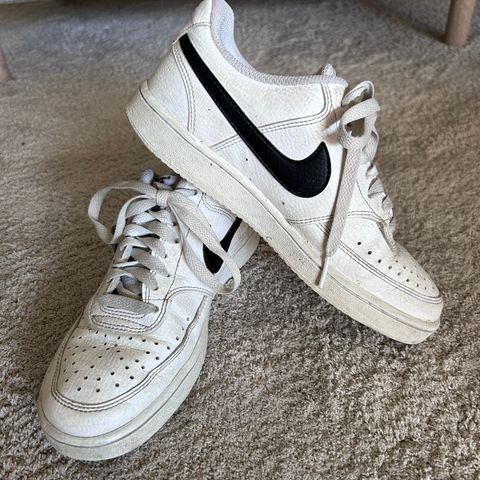 Hvite Nike sko / sneakers str 37,5