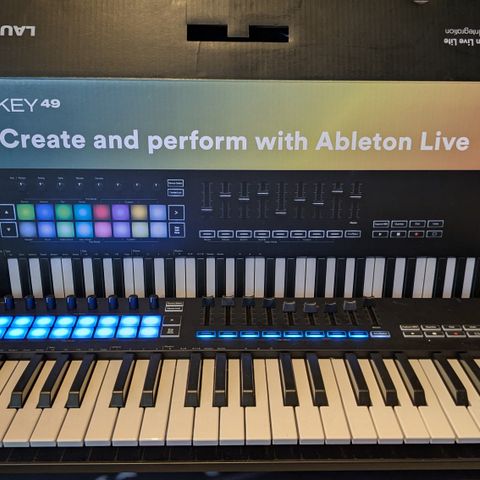 Ubrukt Novation LaunchKey 49