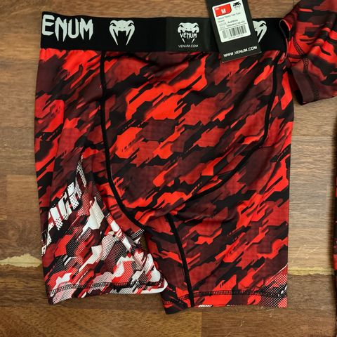 VENOM 2 RASHGUARD OG 1 VALE TUDO SHORTS