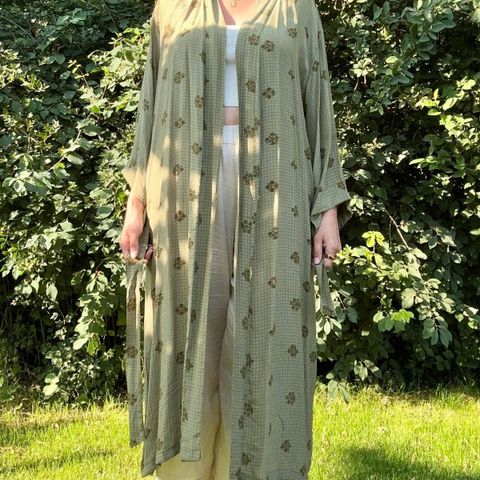 Vintage crepe silk kimono