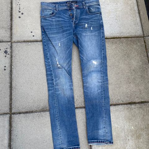 Pent brukte jeans