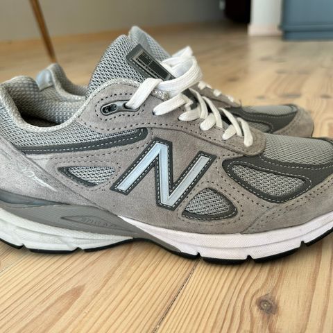 New Balance U990GR4