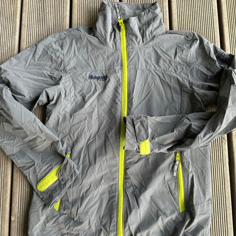 Bergans tynn softshelljakke str 140