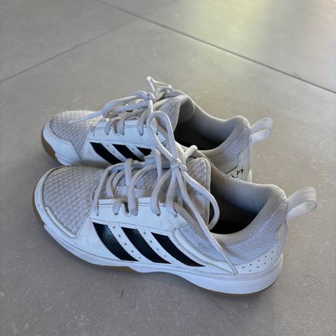 Adidas håndballsko gymsko str 35