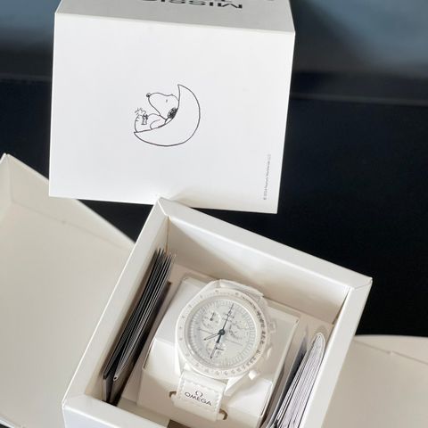 Omega x swatch snoopy white