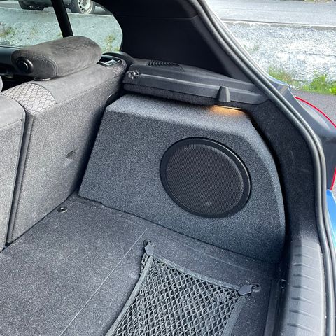 Subwoofer og basskasse til BMW F20 F21